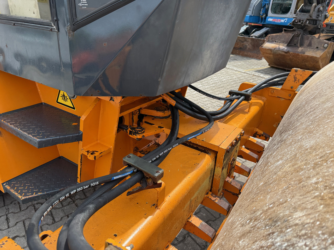 Компактор Bomag BW 213D-2 Walzenzug: слика 15 Компактор Bomag BW 213D-2 Walzenzug: слика 15