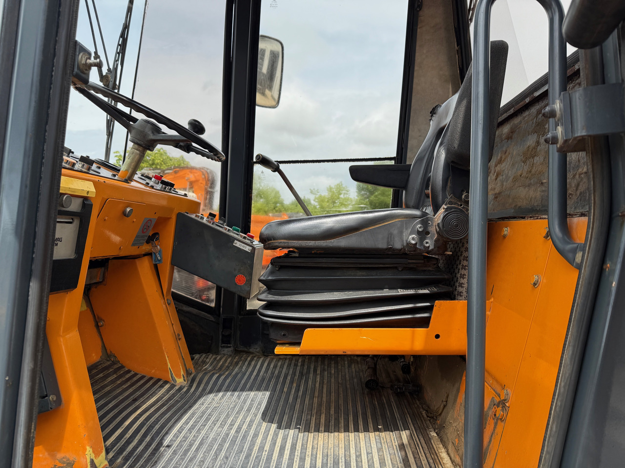 Компактор Bomag BW 213D-2 Walzenzug: слика 19 Компактор Bomag BW 213D-2 Walzenzug: слика 19