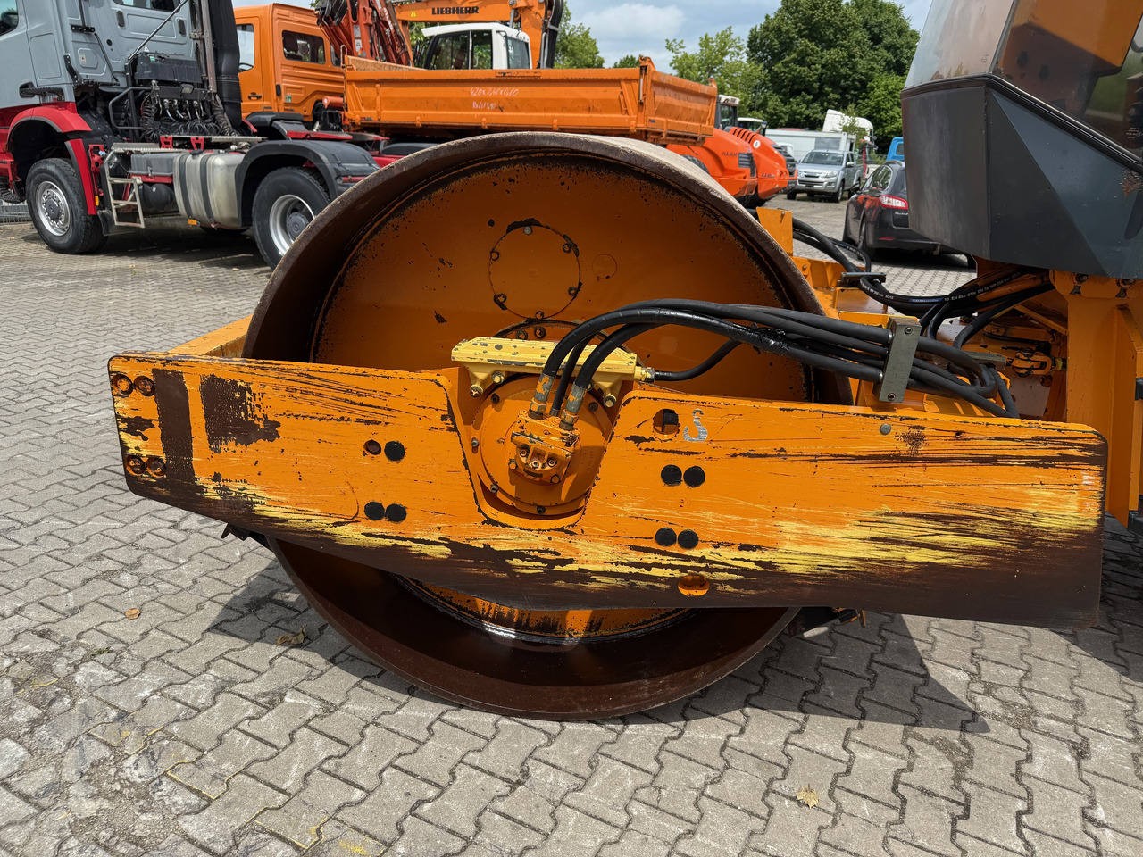 Компактор Bomag BW 213D-2 Walzenzug: слика 10 Компактор Bomag BW 213D-2 Walzenzug: слика 10