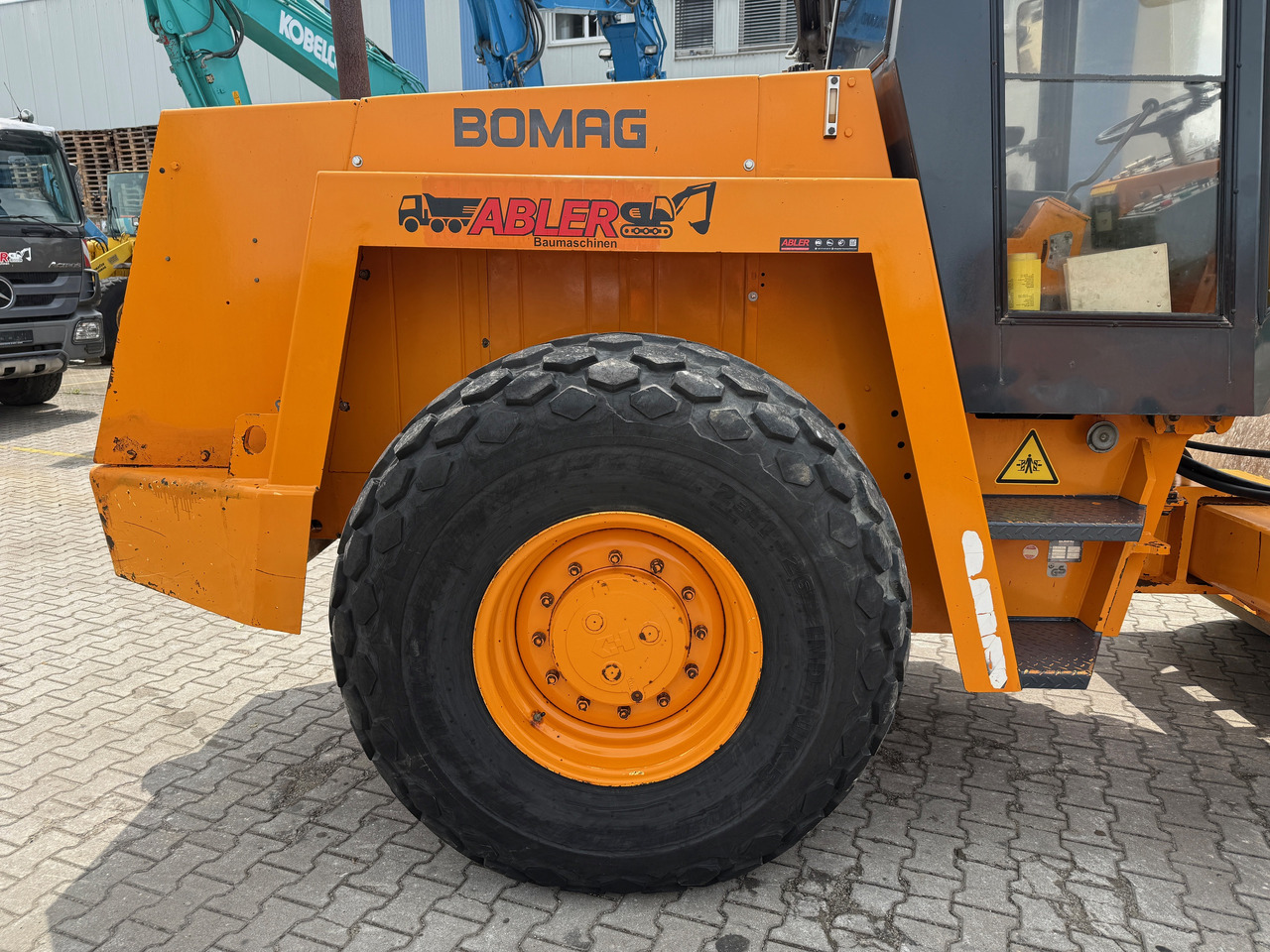 Компактор Bomag BW 213D-2 Walzenzug: слика 16 Компактор Bomag BW 213D-2 Walzenzug: слика 16