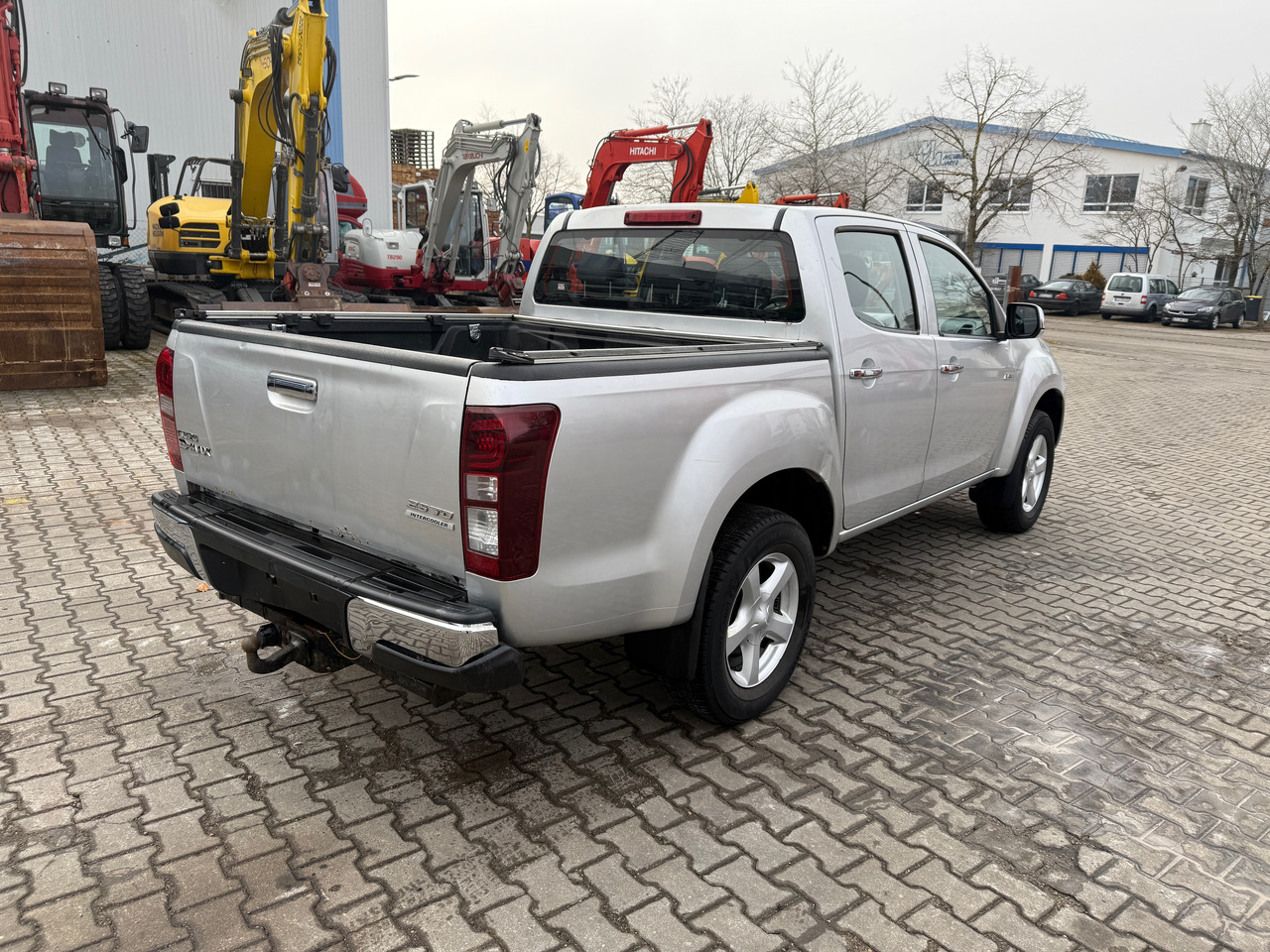 Isuzu DMAX 2,5 Pickup Automatik - Пикап: слика 4 Isuzu DMAX 2,5 Pickup Automatik - Пикап: слика 4