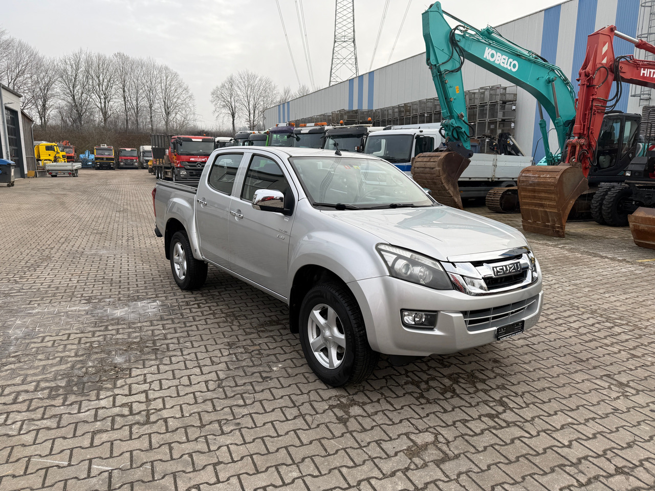 Isuzu DMAX 2,5 Pickup Automatik - Пикап: слика 3 Isuzu DMAX 2,5 Pickup Automatik - Пикап: слика 3