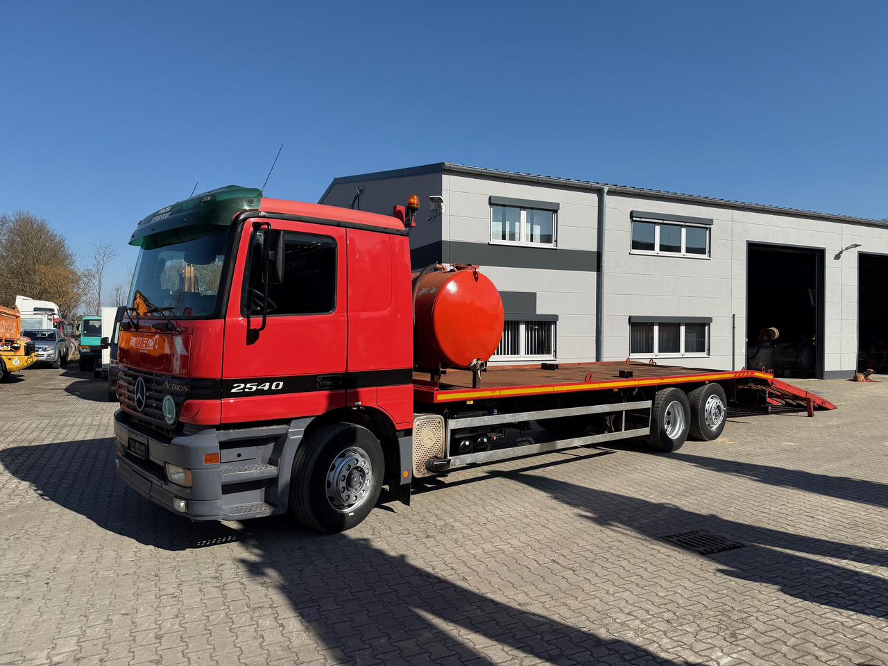 Mercedes-Benz 2540 Actros MP1 Baumaschinentrnasporter - Камион: слика 4 Mercedes-Benz 2540 Actros MP1 Baumaschinentrnasporter - Камион: слика 4