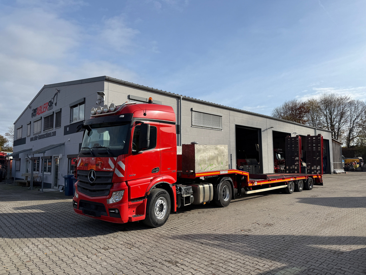 Mercedes-Benz 1845 Actros mit Goldhofer Tieflader - Камион влекач, Полуприколка за низок утовар: слика 2 Mercedes-Benz 1845 Actros mit Goldhofer Tieflader - Камион влекач, Полуприколка за низок утовар: слика 2