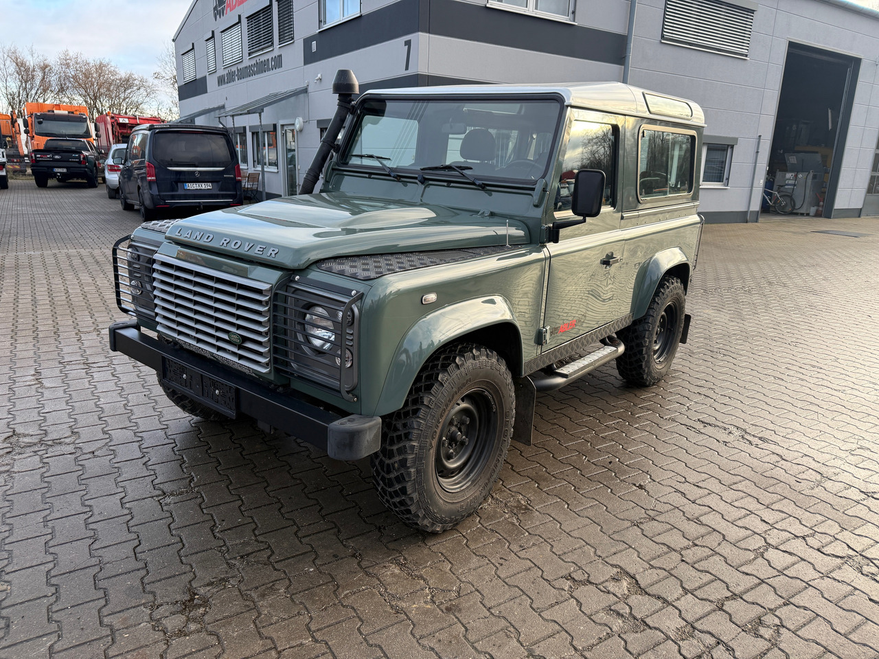 Land Rover Defender 90 2.4TD4 LKW Zulassung AHK - Автомобил: слика 3 Land Rover Defender 90 2.4TD4 LKW Zulassung AHK - Автомобил: слика 3