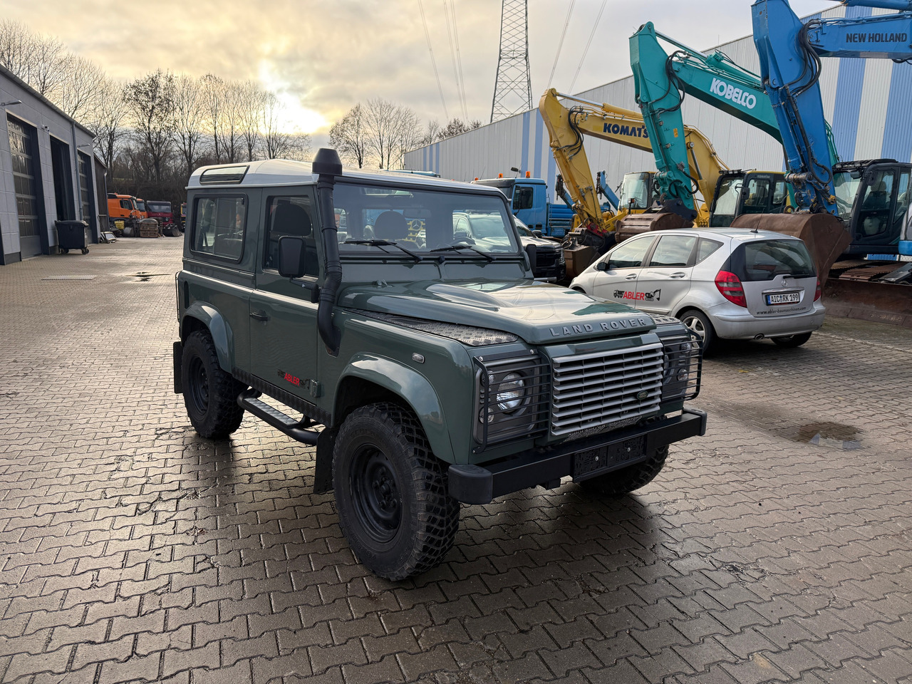 Land Rover Defender 90 2.4TD4 LKW Zulassung AHK - Автомобил: слика 4 Land Rover Defender 90 2.4TD4 LKW Zulassung AHK - Автомобил: слика 4