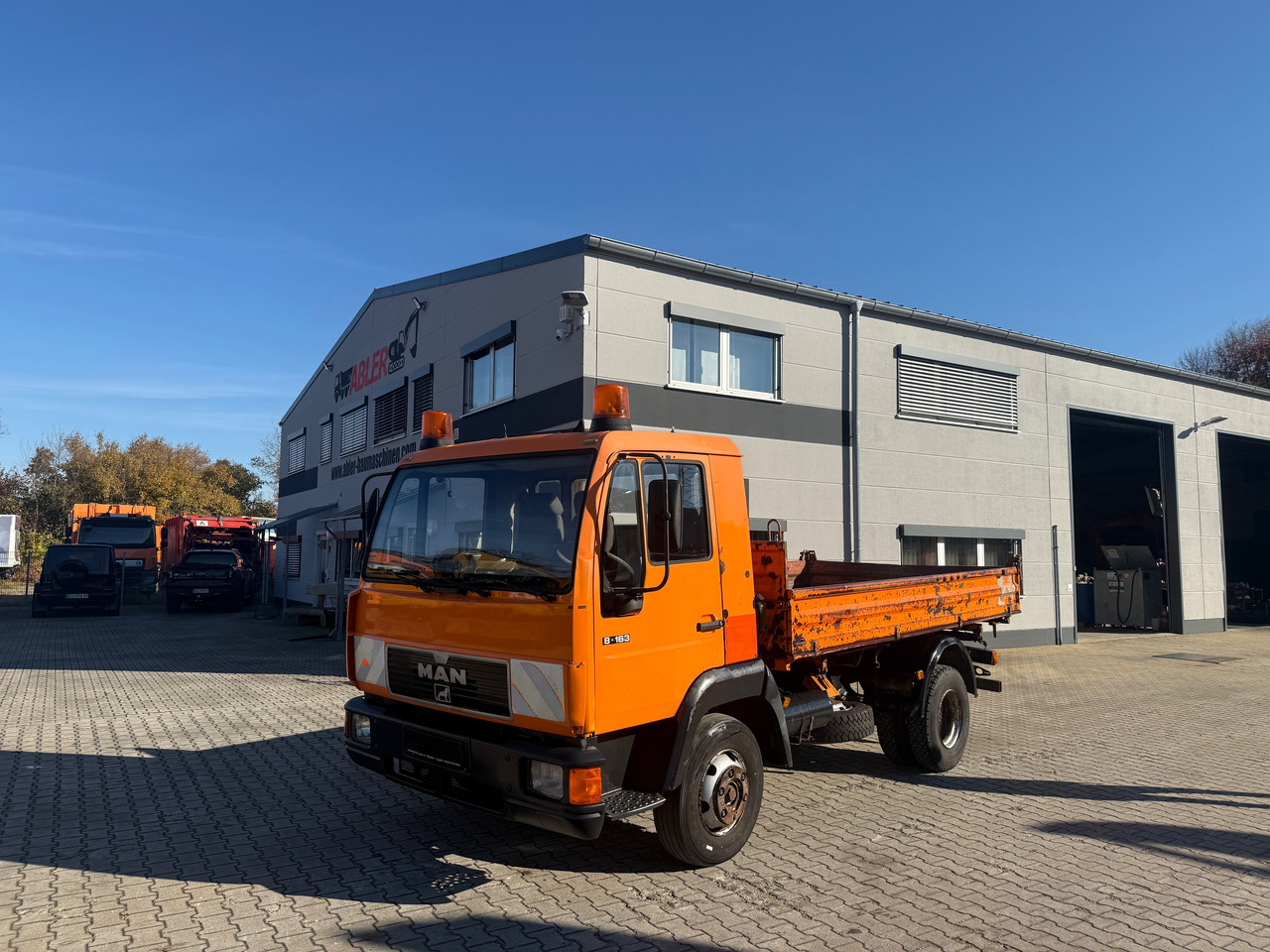 MAN 8.163 L2000 3-Seiten-Kipper AHK - Кипер: слика 2 MAN 8.163 L2000 3-Seiten-Kipper AHK - Кипер: слика 2