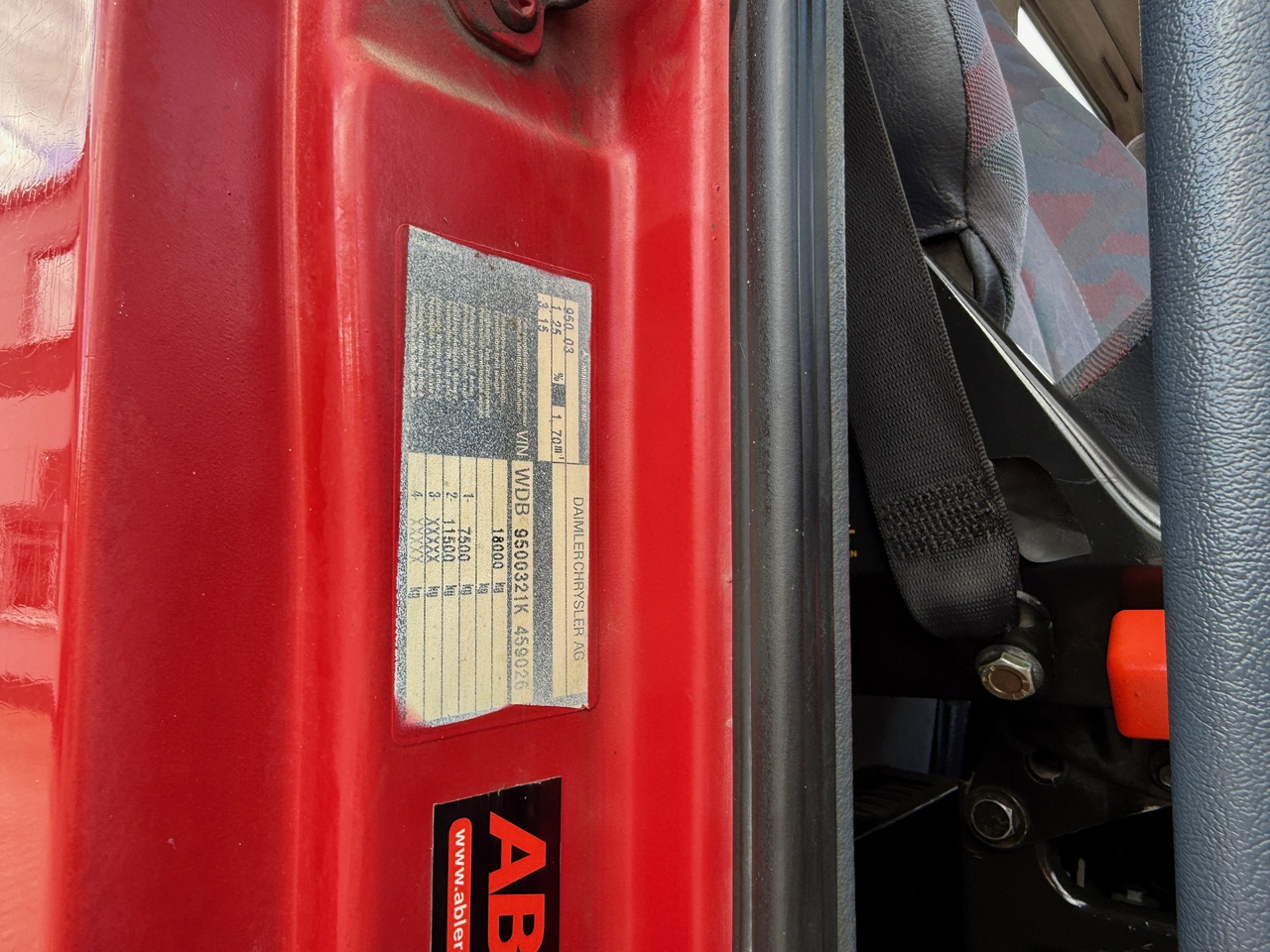 Камион со платформа, Камион со кран Mercedes-Benz 1840 Actros 2-Seiten-Kipper mit Kran Hiab 125-3 mit Funk: слика 18