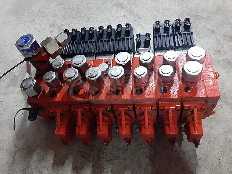 Grúa F700/800AXP.26 solo para recambios - Кран за натоварување: слика 4 Grúa F700/800AXP.26 solo para recambios - Кран за натоварување: слика 4