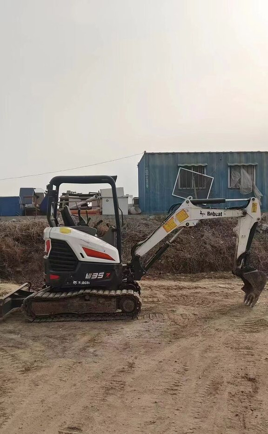 Bobcat E35 - Мини багер: слика 2 Bobcat E35 - Мини багер: слика 2