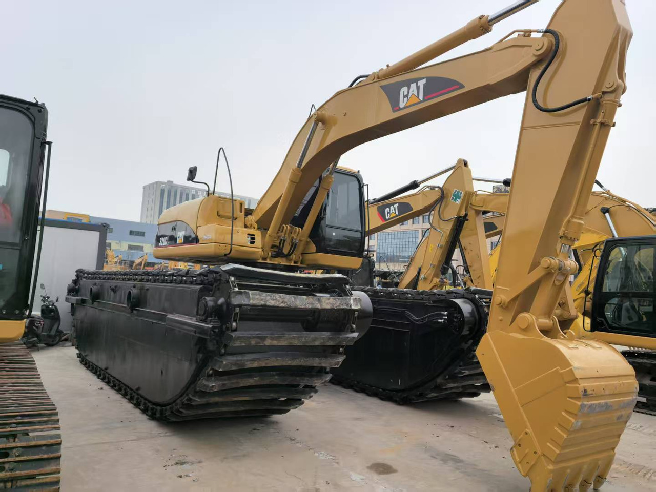 CATERPILLAR 320CL amphibious - Амфибиски багер: слика 3 CATERPILLAR 320CL amphibious - Амфибиски багер: слика 3