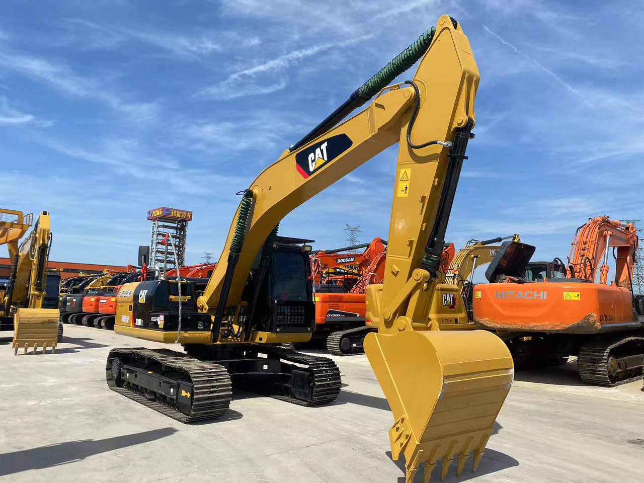 CATERPILLAR 320D2 - Багер гасеничар: слика 2 CATERPILLAR 320D2 - Багер гасеничар: слика 2