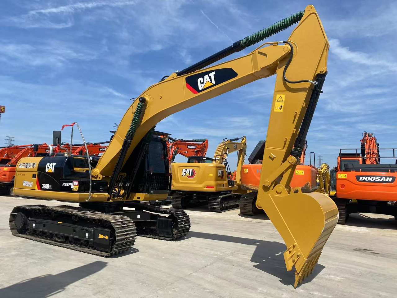CATERPILLAR 320D2 - Багер гасеничар: слика 1 CATERPILLAR 320D2 - Багер гасеничар: слика 1