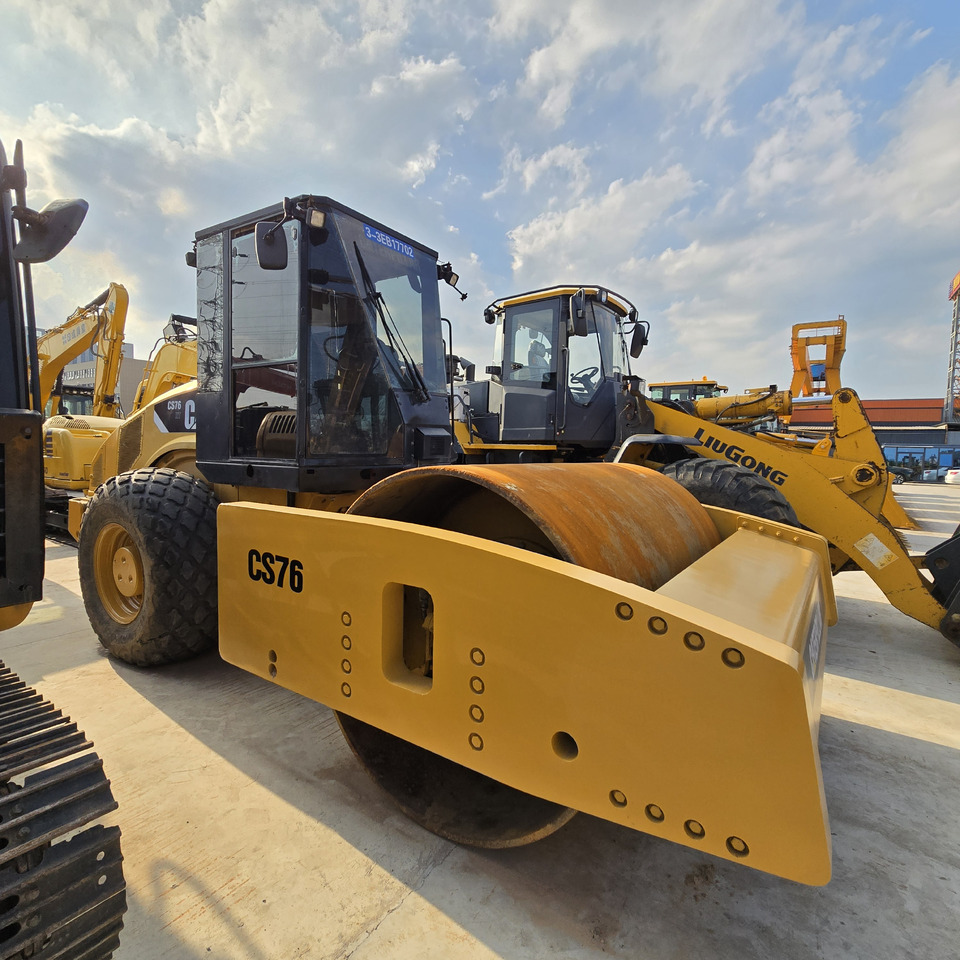 CATERPILLAR CS76 XT - Ваљак за пат: слика 1 CATERPILLAR CS76 XT - Ваљак за пат: слика 1