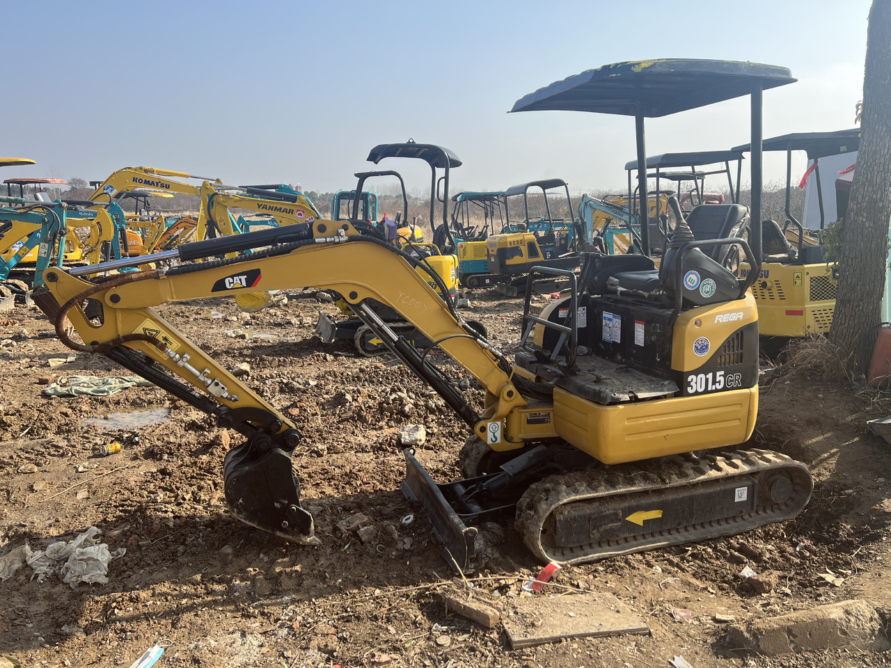 Caterpillar 301.5CR - Мини багер: слика 2 Caterpillar 301.5CR - Мини багер: слика 2