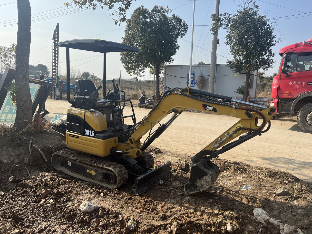 Caterpillar 301.5CR - Мини багер: слика 3 Caterpillar 301.5CR - Мини багер: слика 3