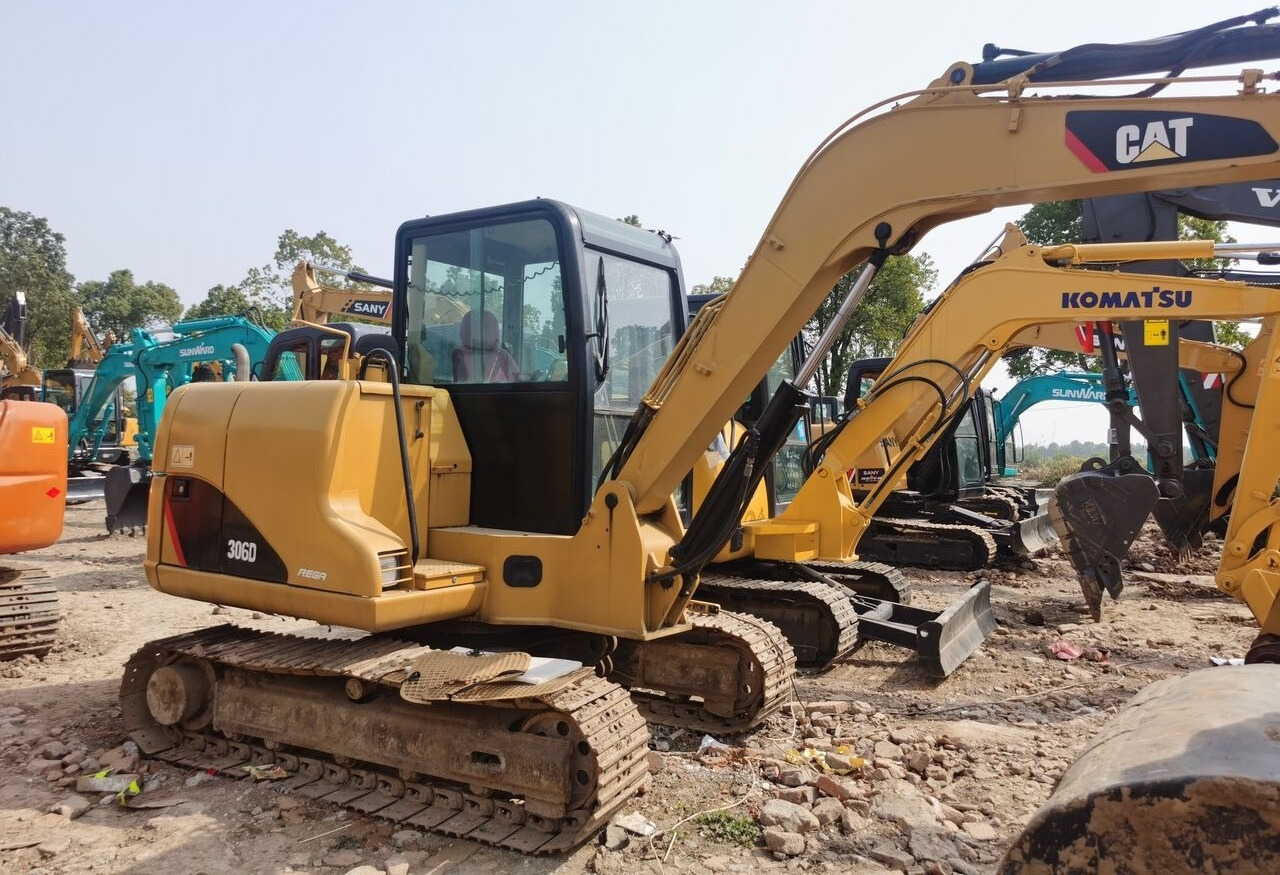 Caterpillar 306D - Мини багер: слика 2 Caterpillar 306D - Мини багер: слика 2