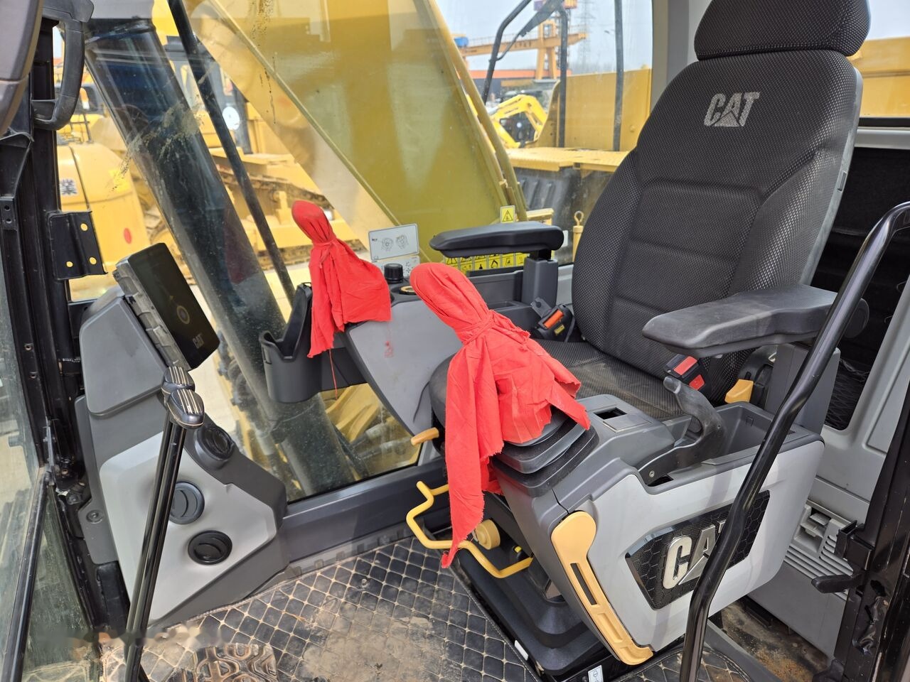 Caterpillar 320GC - Багер гасеничар: слика 2 Caterpillar 320GC - Багер гасеничар: слика 2