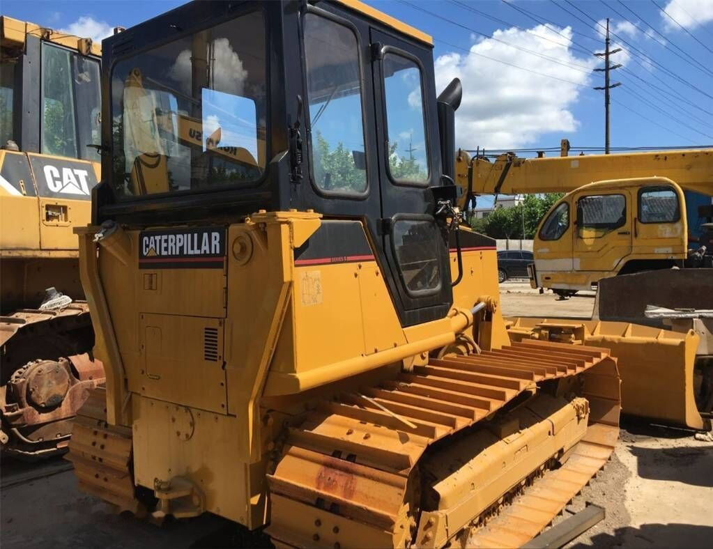 Caterpillar D4C - Булдожер: слика 2 Caterpillar D4C - Булдожер: слика 2