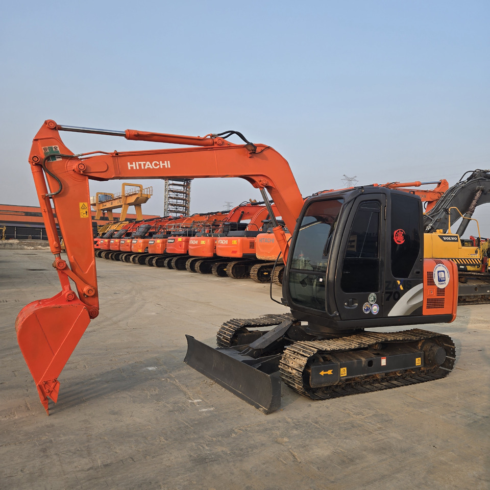 HITACHI ZX70 - Мини багер: слика 3 HITACHI ZX70 - Мини багер: слика 3