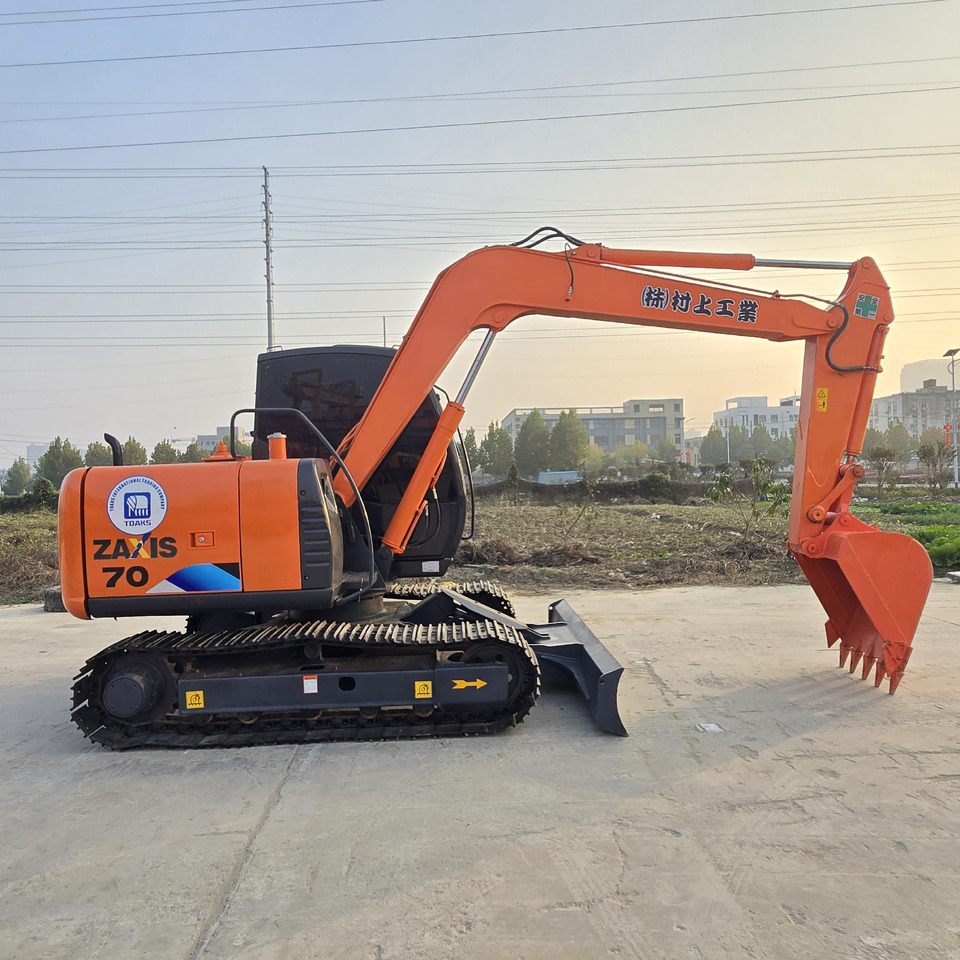 HITACHI ZX70 - Мини багер: слика 1 HITACHI ZX70 - Мини багер: слика 1