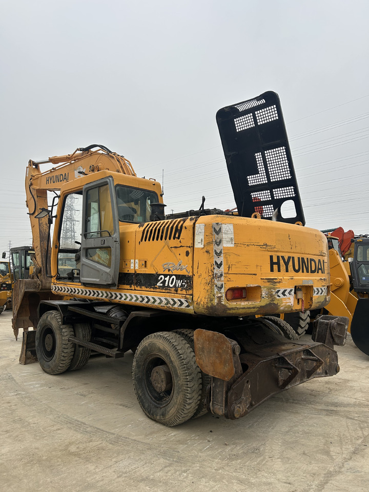 HYUNDAI R210W - Багер: слика 3 HYUNDAI R210W - Багер: слика 3
