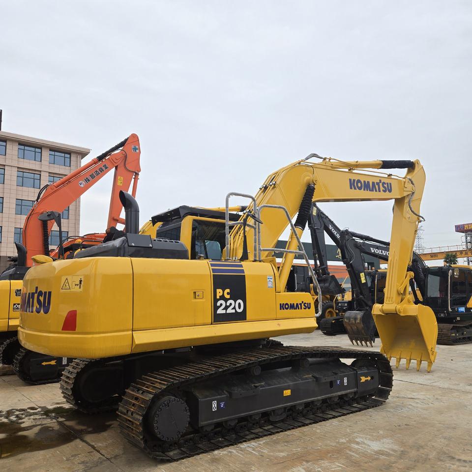 KOMATSU PC220-8 - Багер: слика 2 KOMATSU PC220-8 - Багер: слика 2