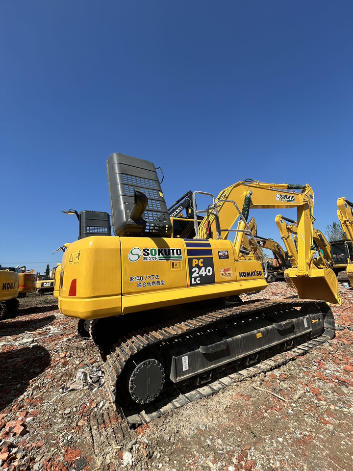 KOMATSU PC240-8 - Багер: слика 2 KOMATSU PC240-8 - Багер: слика 2