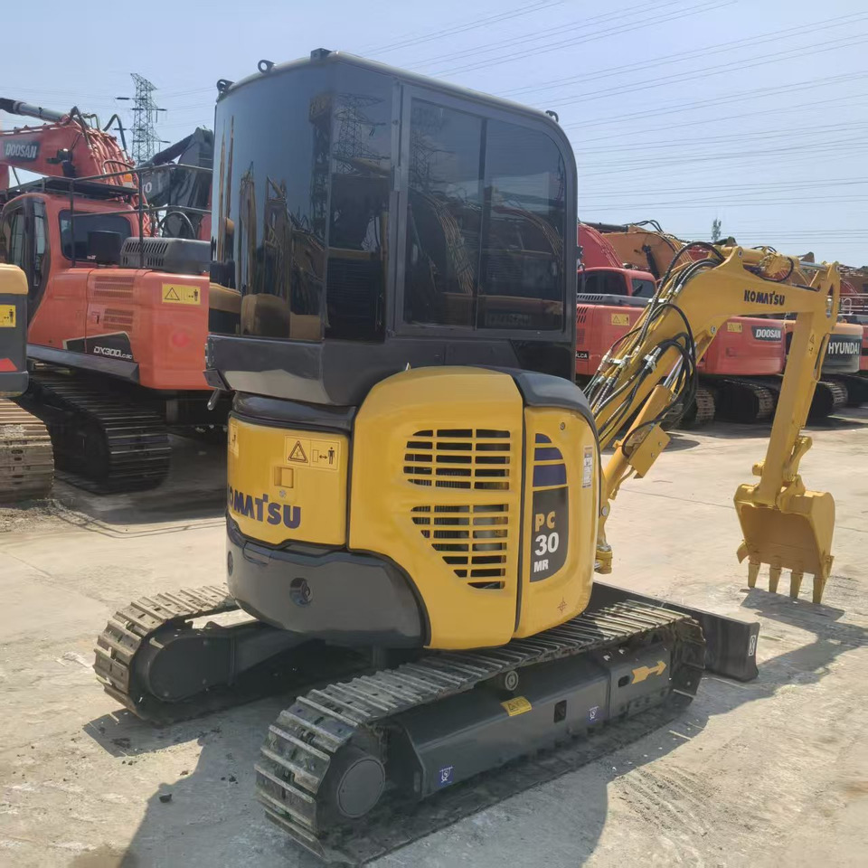 KOMATSU PC30 - Мини багер: слика 5 KOMATSU PC30 - Мини багер: слика 5