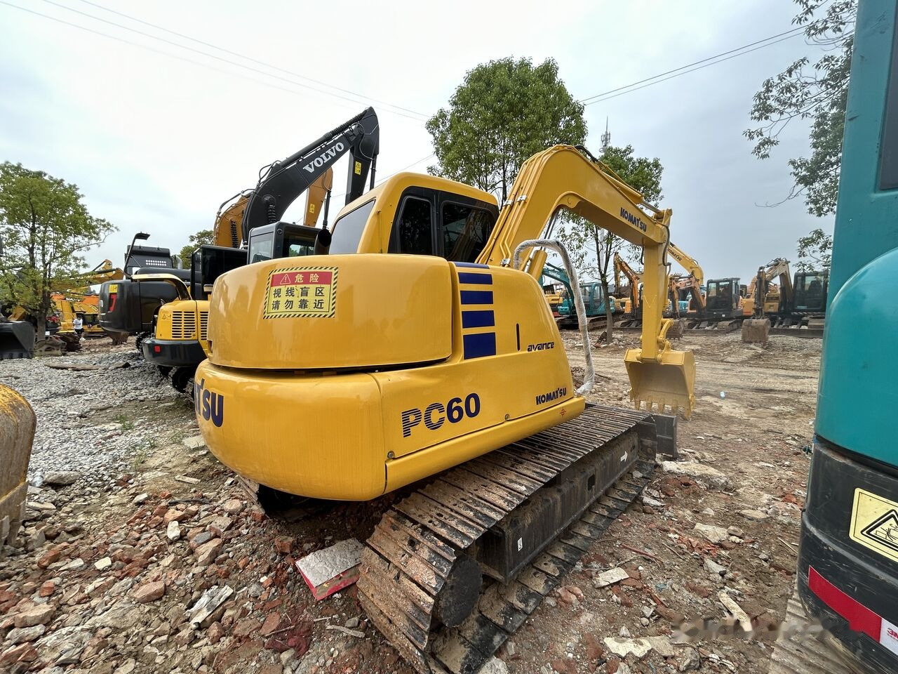Komatsu PC60 - Багер гасеничар: слика 1 Komatsu PC60 - Багер гасеничар: слика 1