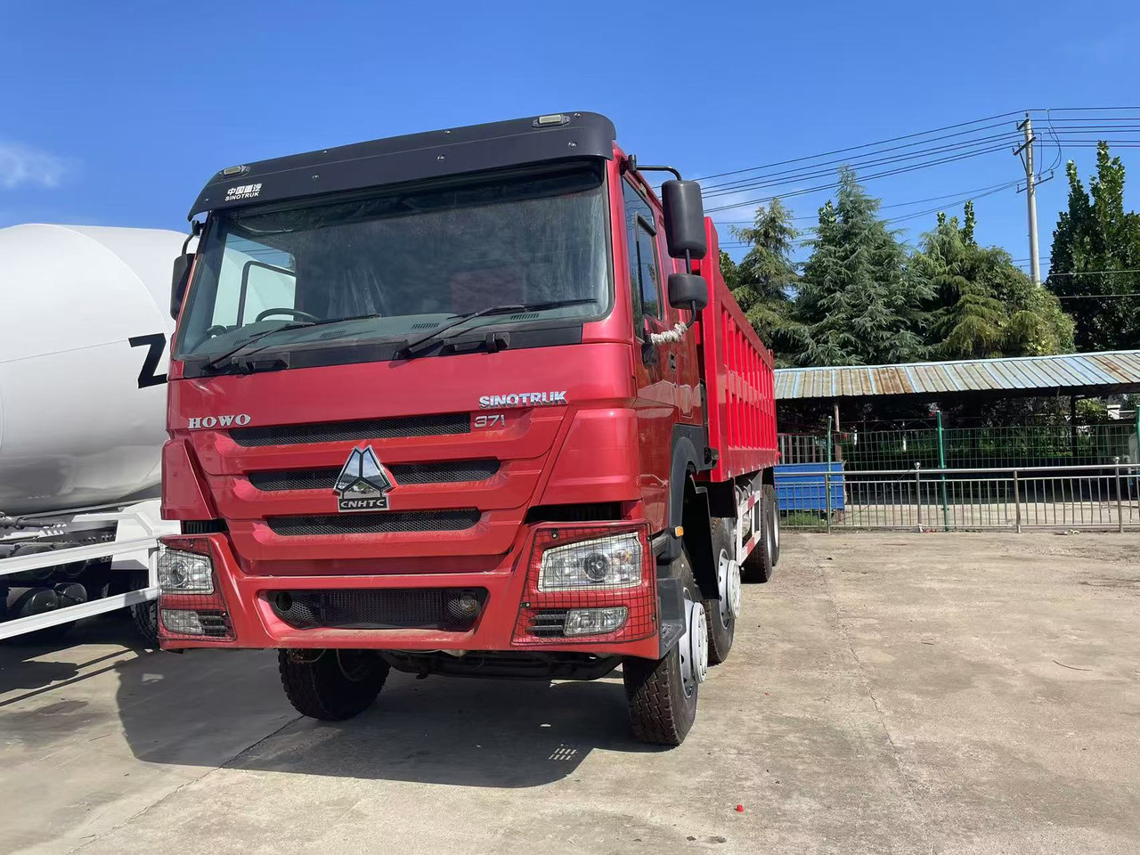 Sinotruk HOWO 371 8*4 Dump truck - Кипер: слика 4 Sinotruk HOWO 371 8*4 Dump truck - Кипер: слика 4