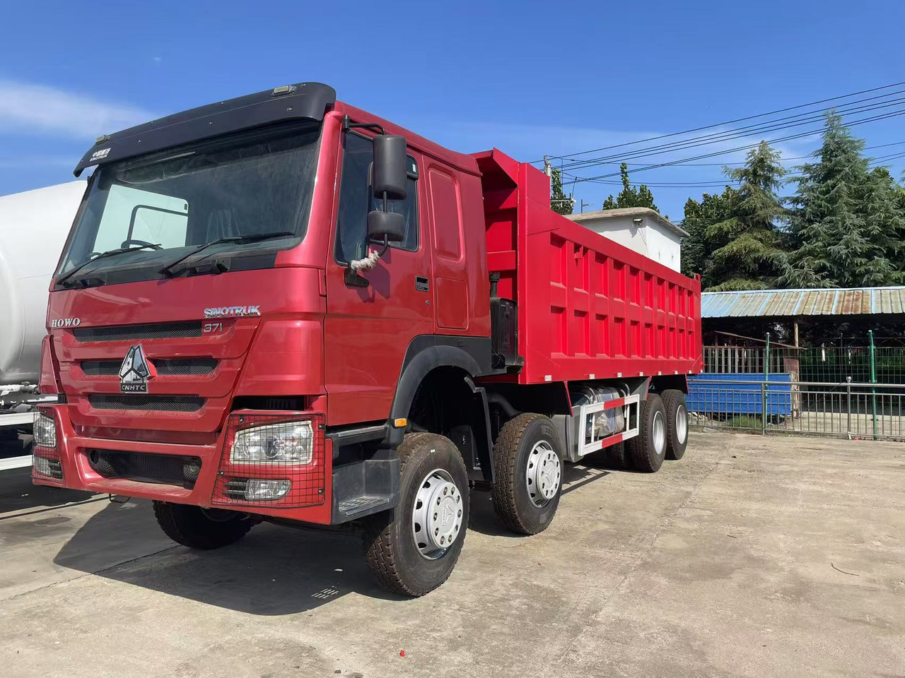 Sinotruk HOWO 371 8*4 Dump truck - Кипер: слика 1 Sinotruk HOWO 371 8*4 Dump truck - Кипер: слика 1