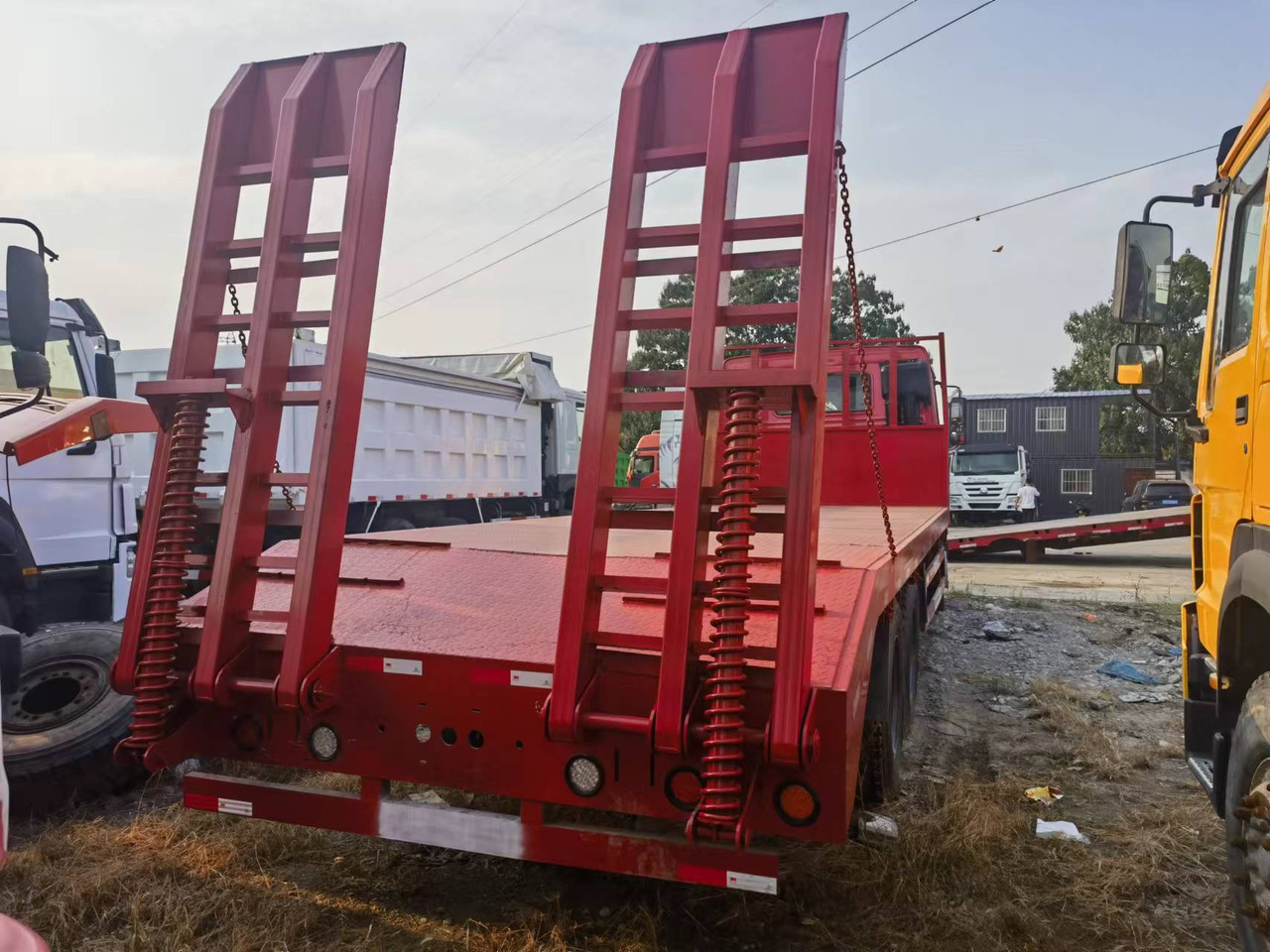 Sinotruk HOWO 375 6*4 Semi-trailer Truck - Полуприколка платформа: слика 4 Sinotruk HOWO 375 6*4 Semi-trailer Truck - Полуприколка платформа: слика 4