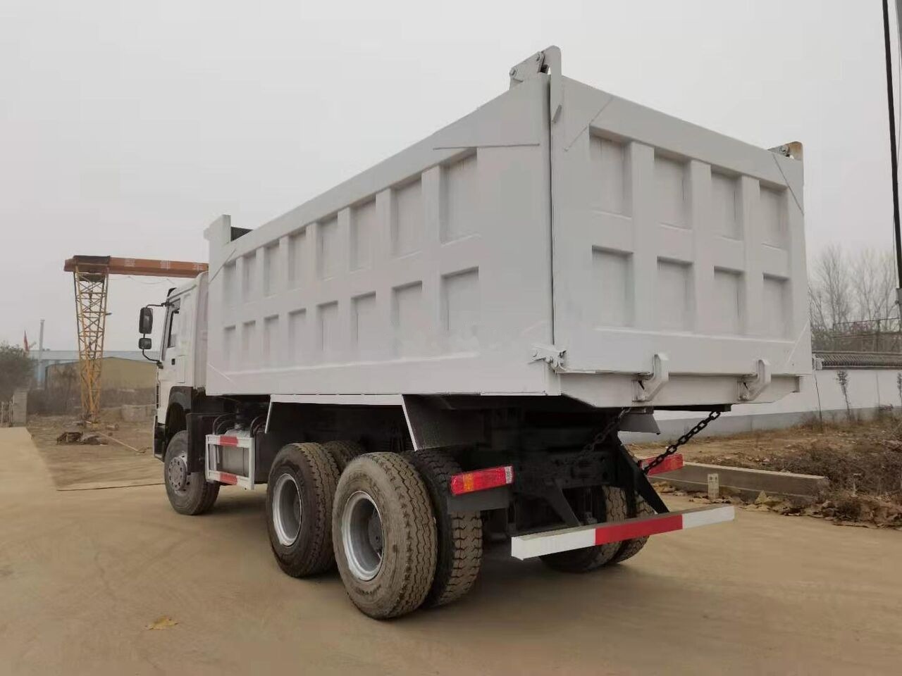 Sinotruk HOWO 6*4 Dump truck - Кипер: слика 3 Sinotruk HOWO 6*4 Dump truck - Кипер: слика 3
