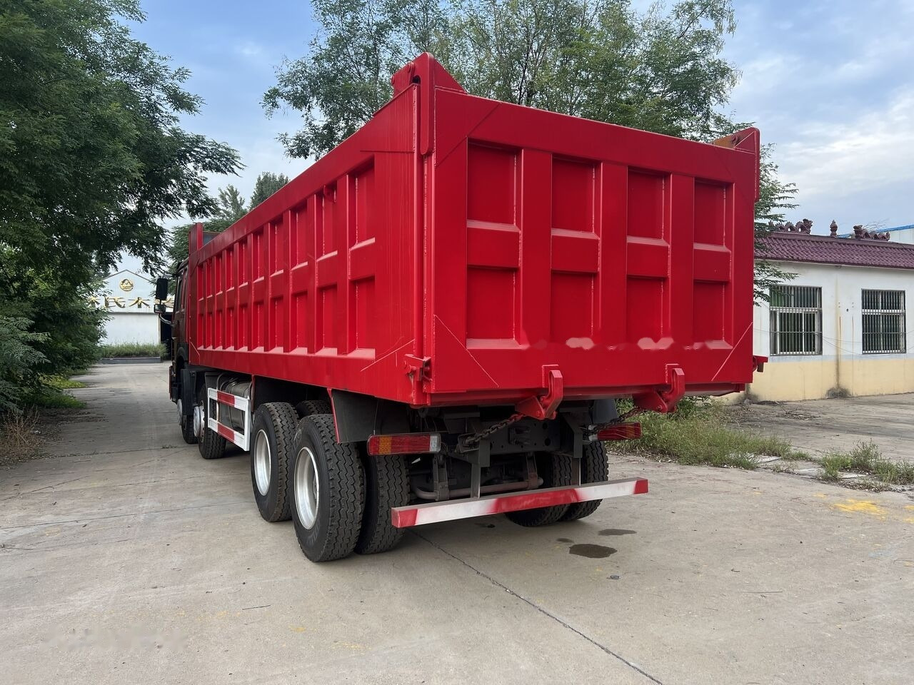 Sinotruk HOWO 8*4 Dump truck - Кипер: слика 4 Sinotruk HOWO 8*4 Dump truck - Кипер: слика 4
