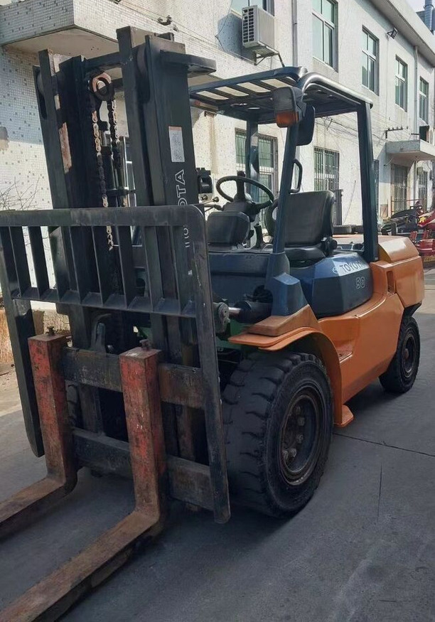 Toyota FD50 - Дизел вилушкар: слика 3 Toyota FD50 - Дизел вилушкар: слика 3