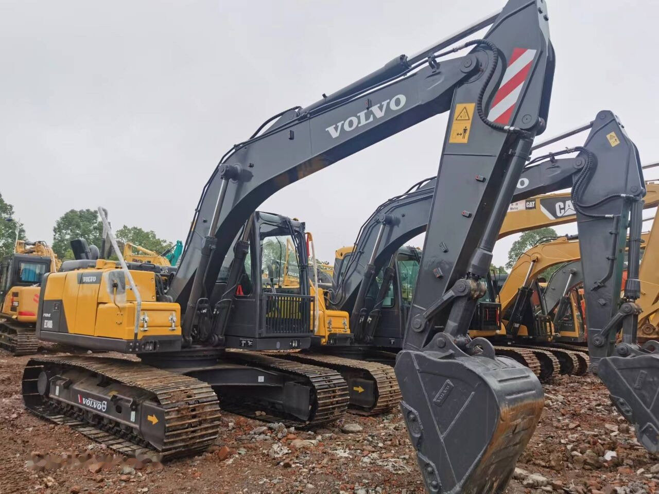 Volvo EC140DL - Багер гасеничар: слика 1 Volvo EC140DL - Багер гасеничар: слика 1