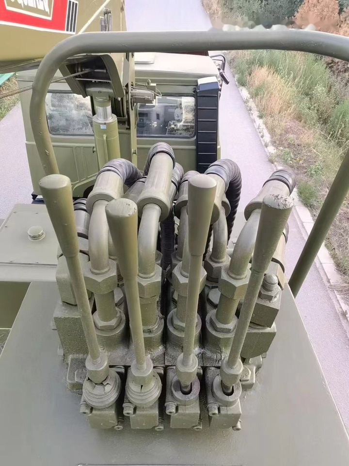 XCMG - Мобилен кран: слика 2 XCMG - Мобилен кран: слика 2