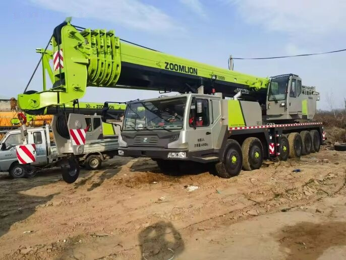 Zoomlion ZTC 1000V - Мобилен кран: слика 1 Zoomlion ZTC 1000V - Мобилен кран: слика 1