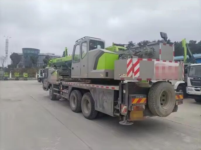 Zoomlion ZTC250-1 - Мобилен кран: слика 5 Zoomlion ZTC250-1 - Мобилен кран: слика 5
