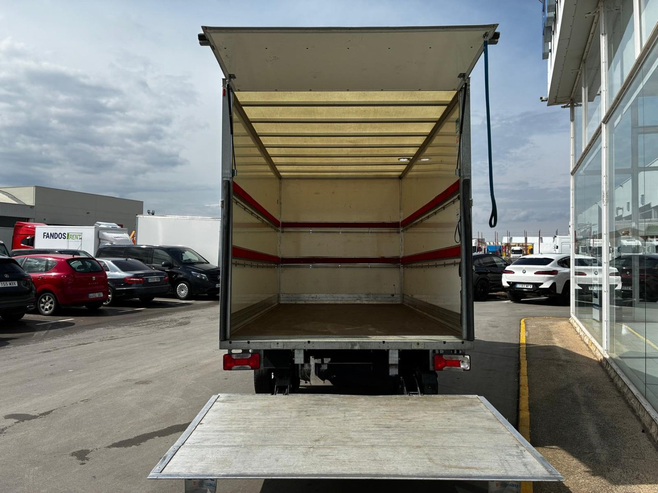 Caja cerrada IVECO 35C16 3.0 20m3 - Комбе фургон: слика 5 Caja cerrada IVECO 35C16 3.0 20m3 - Комбе фургон: слика 5