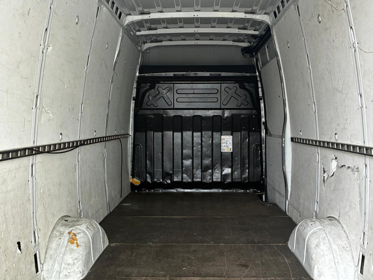 Лизинг на  Furgón IVECO 35S14 V 16m3 Furgón IVECO 35S14 V 16m3: слика 6