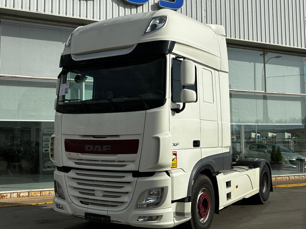 Cabeza Tractora DAF 480 SUPER SPACE CAB AUTOMATICA CON INTARDER - Камион влекач: слика 1 Cabeza Tractora DAF 480 SUPER SPACE CAB AUTOMATICA CON INTARDER - Камион влекач: слика 1