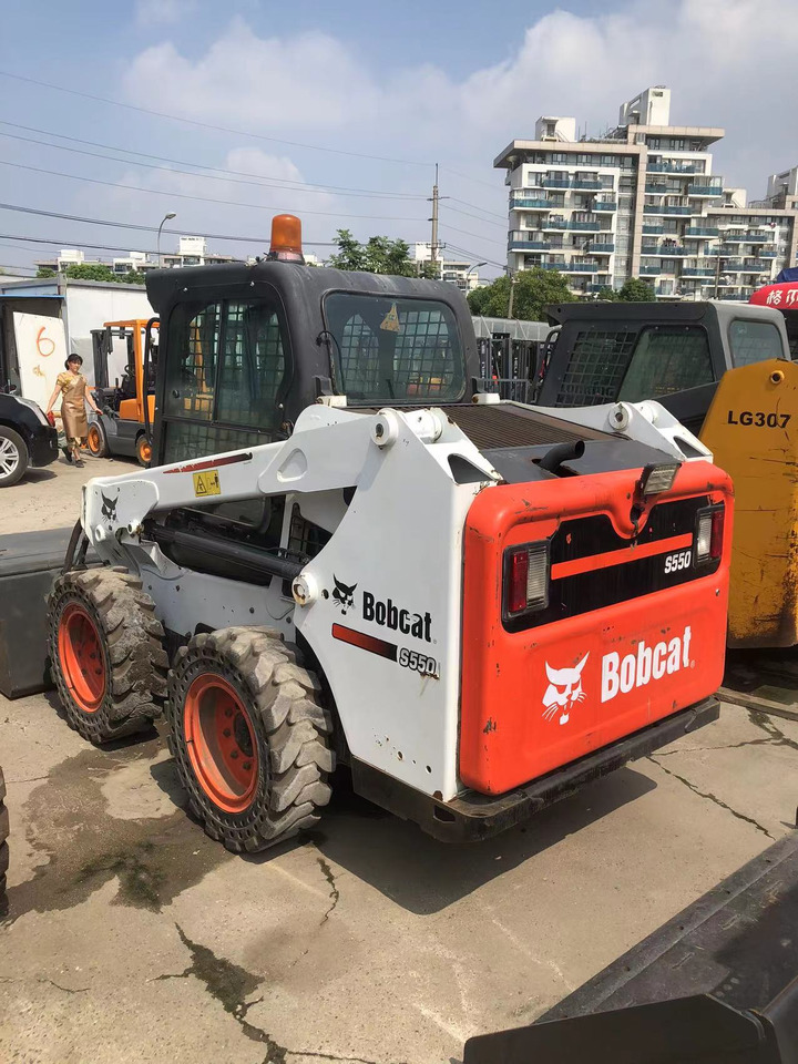 BOBCAT S550 - Компактен натоварувач: слика 3 BOBCAT S550 - Компактен натоварувач: слика 3