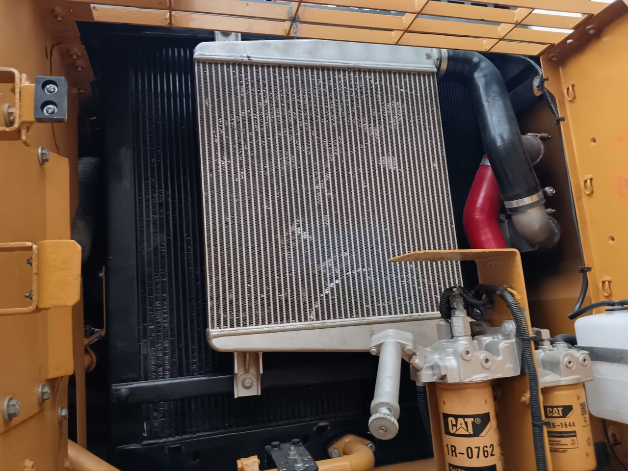 CAT 329D2L WITH 3 CAMERAS - Багер гасеничар: слика 4 CAT 329D2L WITH 3 CAMERAS - Багер гасеничар: слика 4