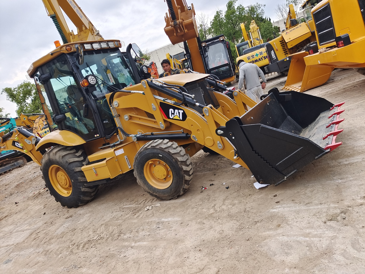 CAT 420F BRAND NEW - Ровокопач: слика 4 CAT 420F BRAND NEW - Ровокопач: слика 4
