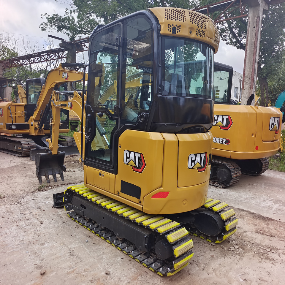 CATERPILLAR 302 CR CAT WITH RUBBER PAD - Мини багер: слика 1 CATERPILLAR 302 CR CAT WITH RUBBER PAD - Мини багер: слика 1