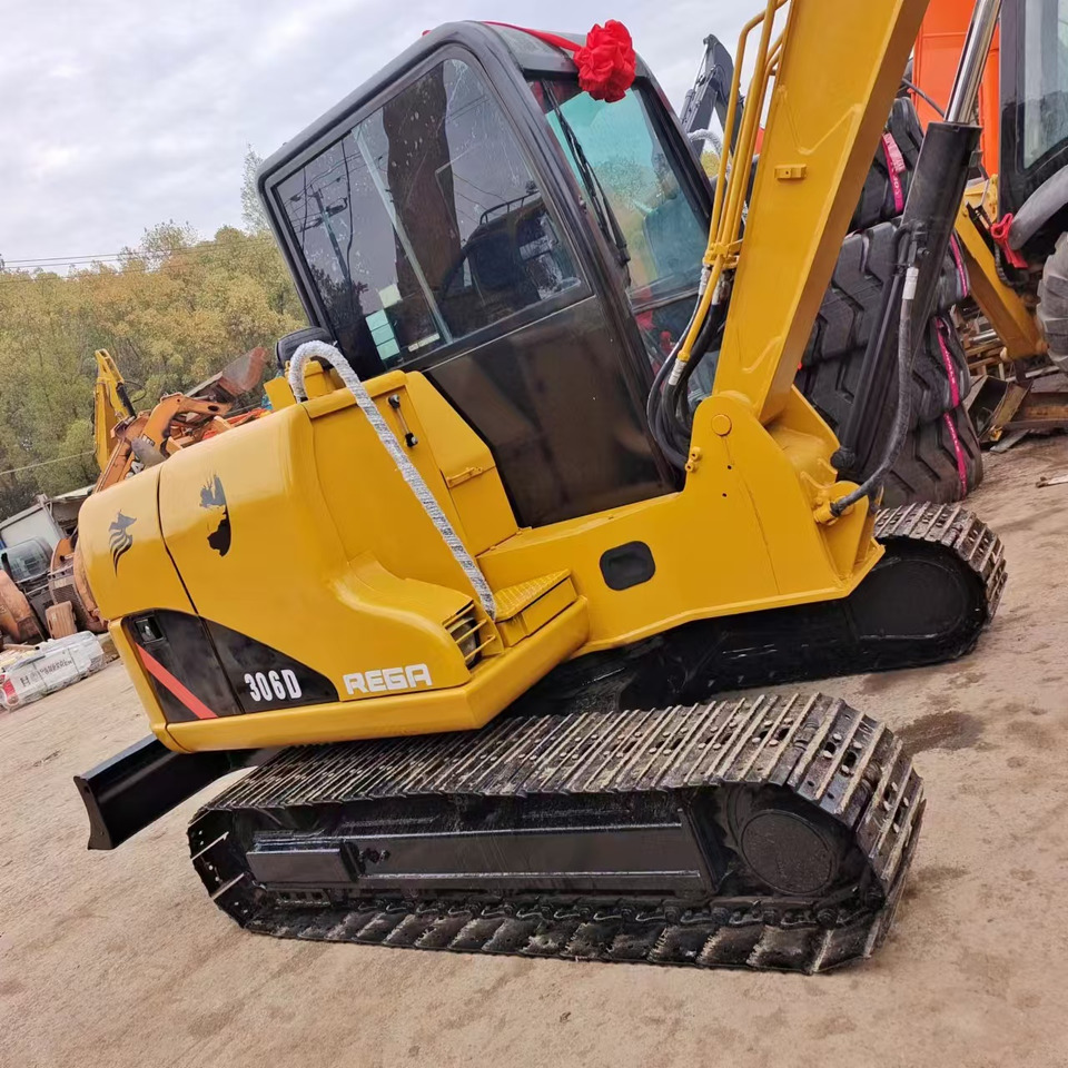 CATERPILLAR 306E2 - Мини багер: слика 5 CATERPILLAR 306E2 - Мини багер: слика 5