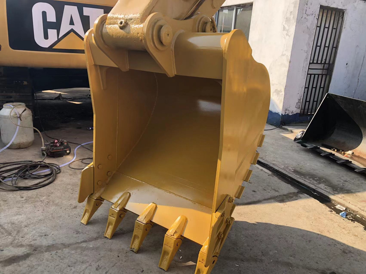 CATERPILLAR 320BL CAT - Багер гасеничар: слика 2 CATERPILLAR 320BL CAT - Багер гасеничар: слика 2
