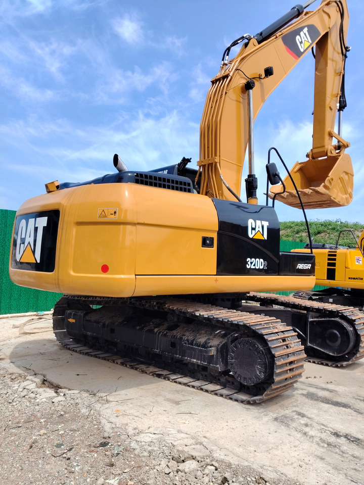 CATERPILLAR 320D2 L CAT 320D WITH C7.1 ENGINE - Багер гасеничар: слика 2 CATERPILLAR 320D2 L CAT 320D WITH C7.1 ENGINE - Багер гасеничар: слика 2